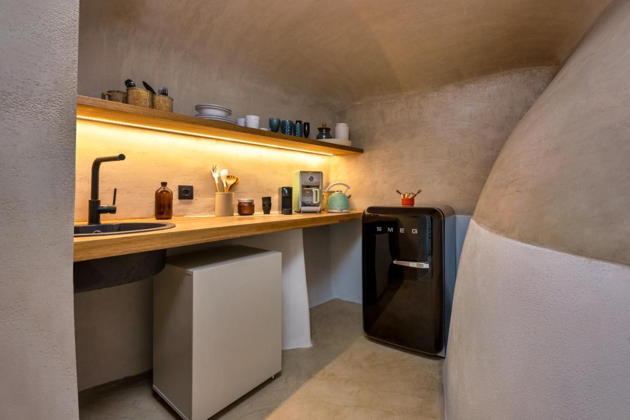 Iota Monocave By Thireon Villa Oia  Bagian luar foto